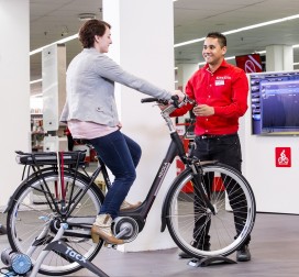 E-Bike Testing im Großhandel. Foto: MediaMarkt